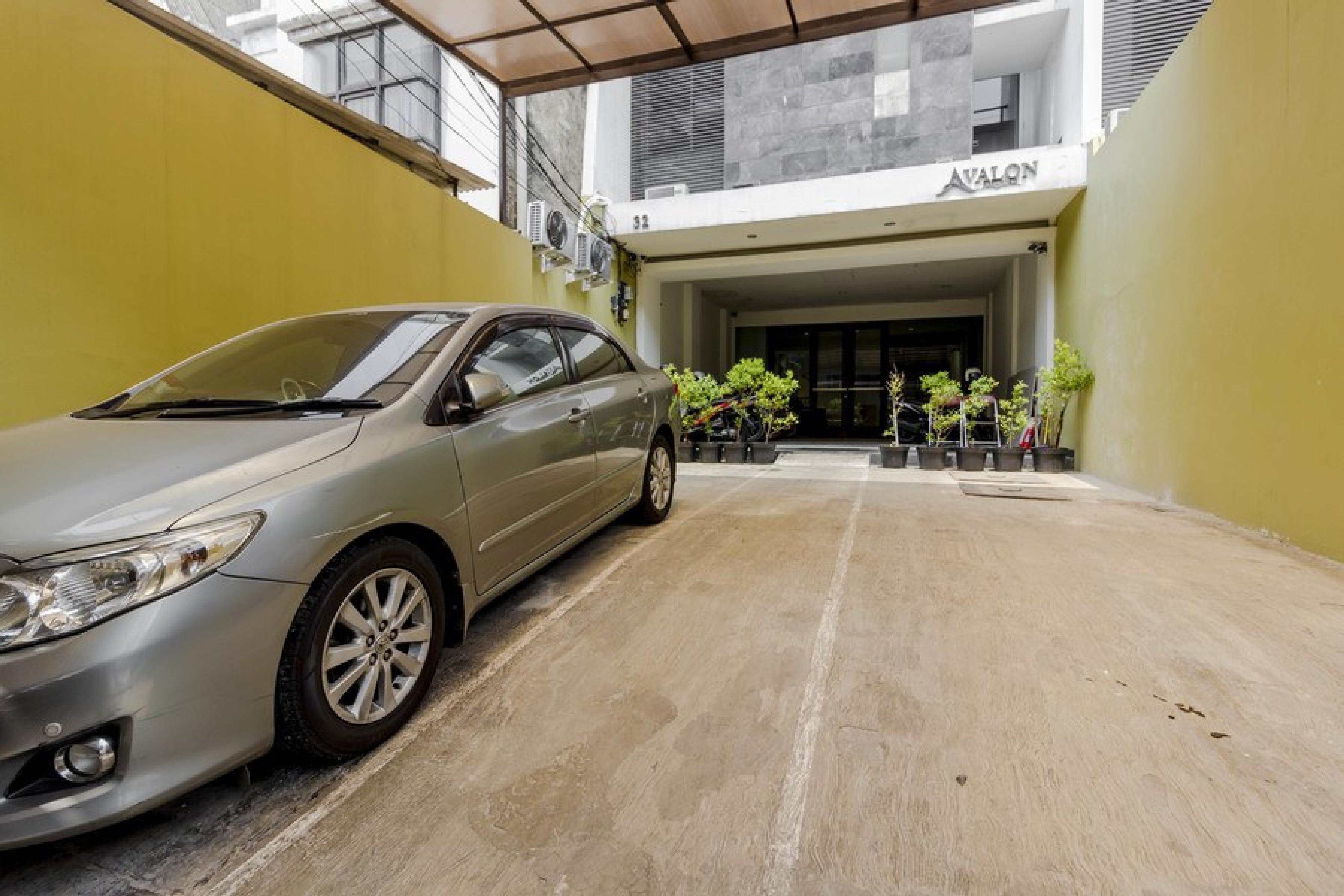 Reddoorz Plus @ Pasar Baru Jakarta Exterior photo